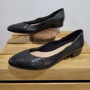 Evolve Leather Flat Shoes